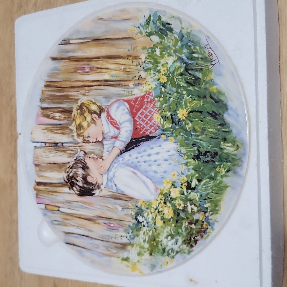 Wedgwood "Be My Friend  " Collectors Plate